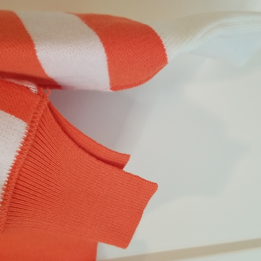 Orange and White Floral Checkered Sweater Bright Retro Soft NWT Size Large - Picture 6 of 6